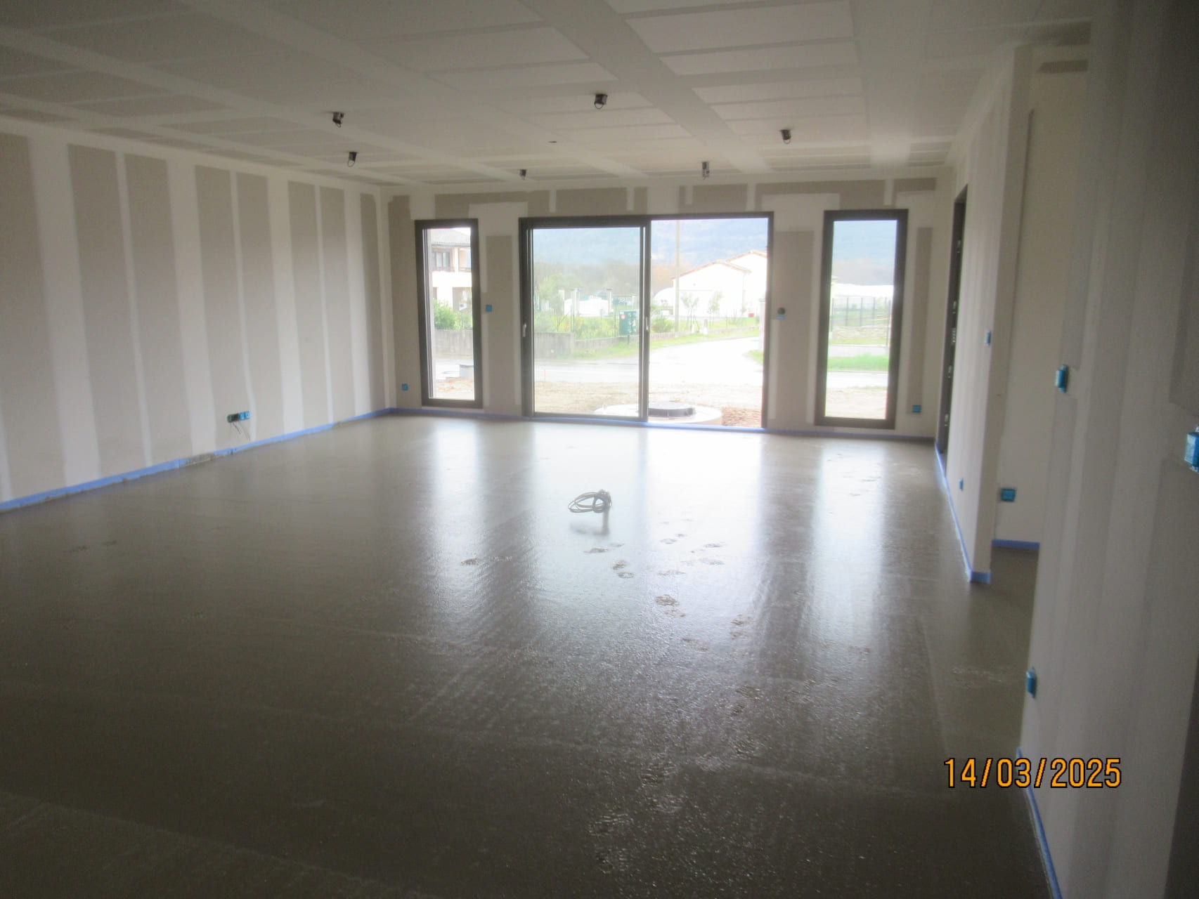 Coulage de la chape liquide